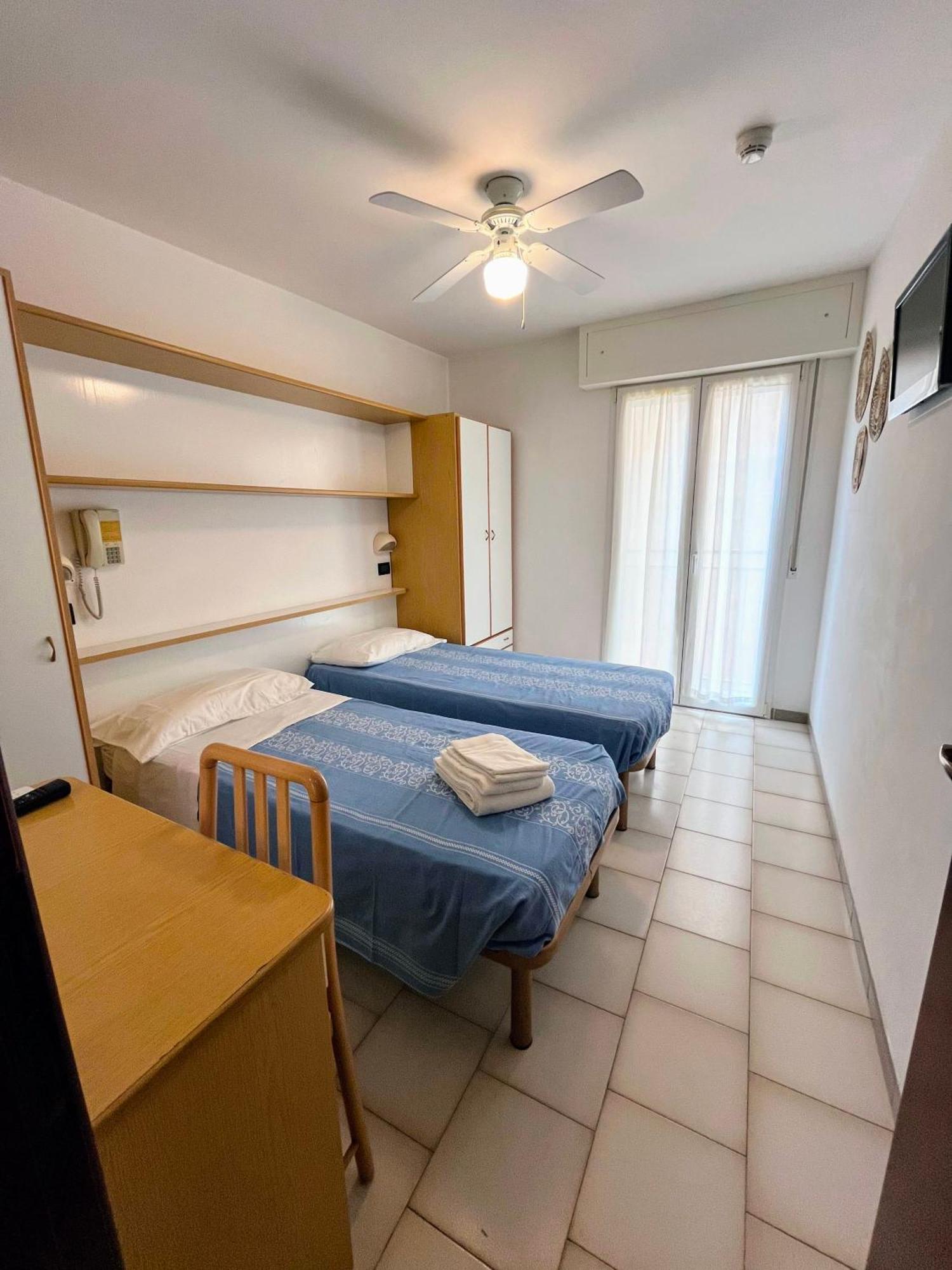 Albergo Villa Denny Rimini Zimmer foto