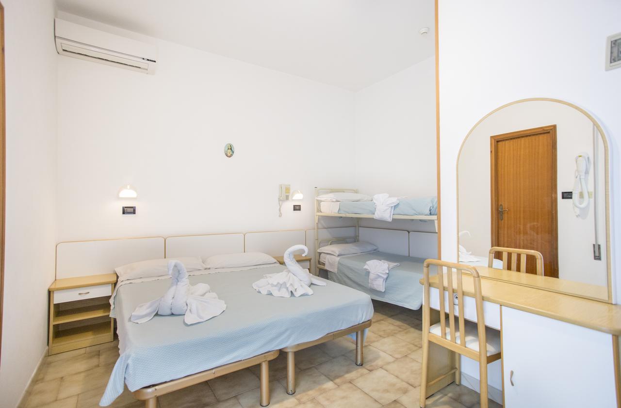 Albergo Villa Denny Rimini Exterior foto