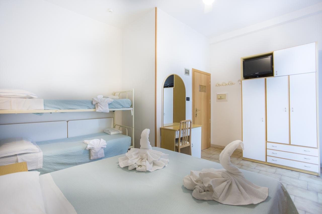 Albergo Villa Denny Rimini Exterior foto