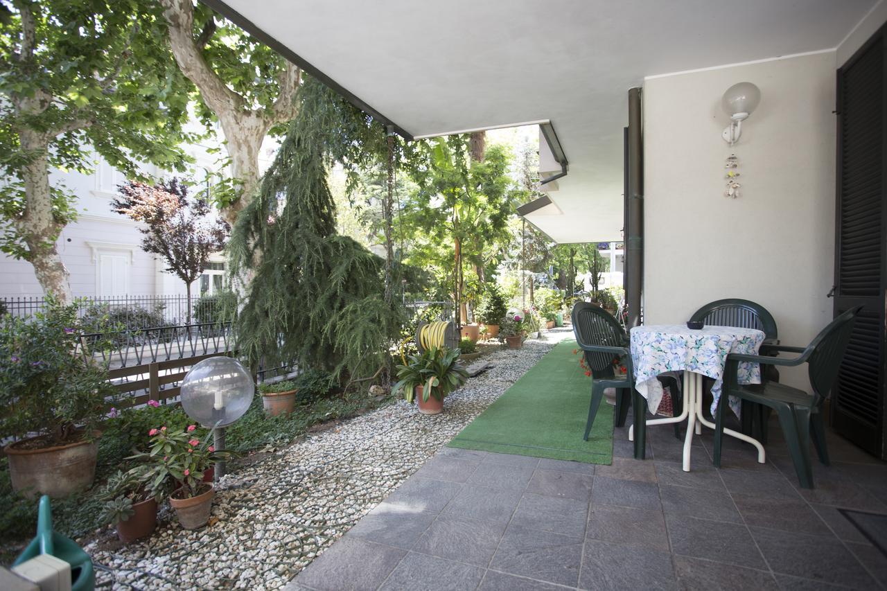 Albergo Villa Denny Rimini Exterior foto